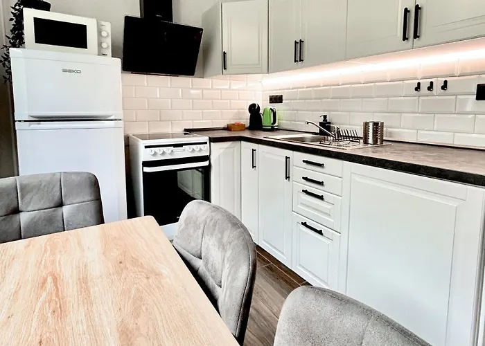 Lilly - Free Parking